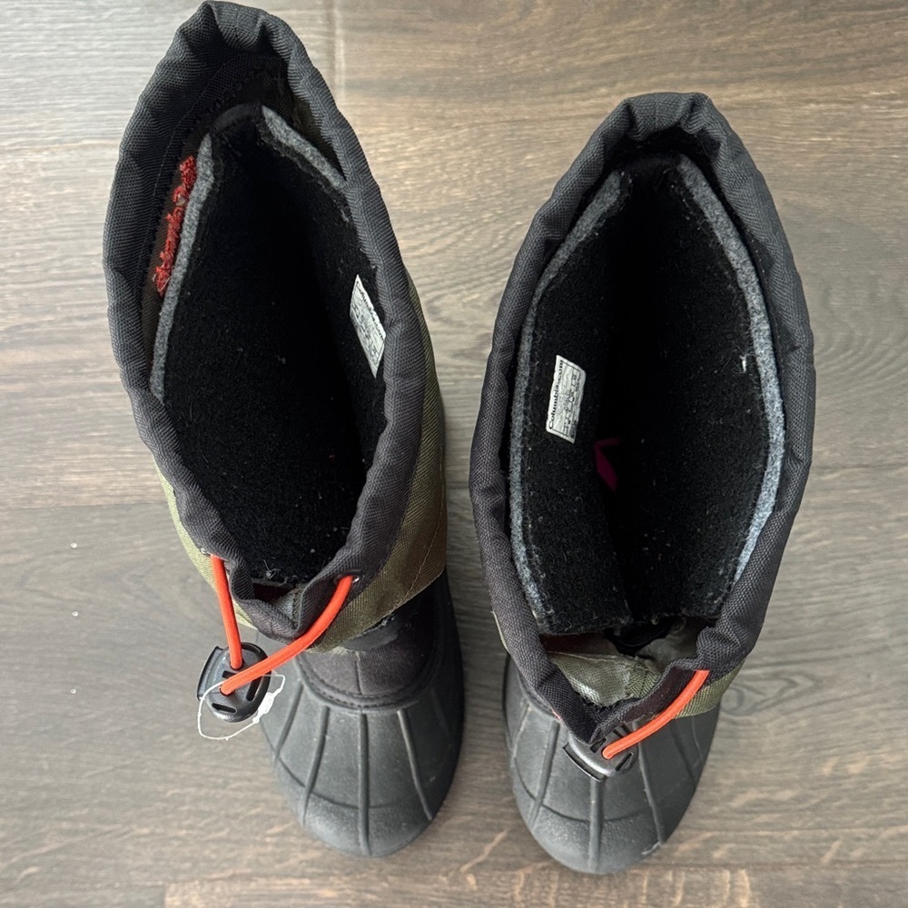 Columbia Black and Green Kids waterproof Snow Winter Boots size 4 - Picture 4 of 6